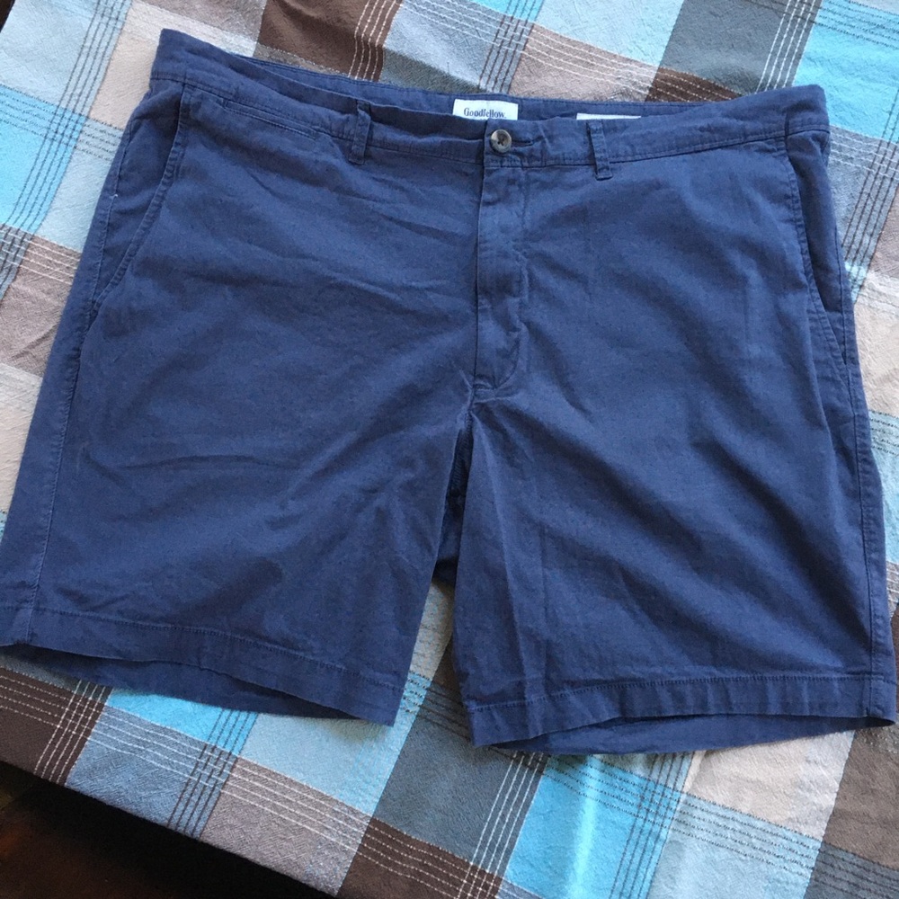 🕺🏼 Men’s blue linden shorts. 9” inseam.